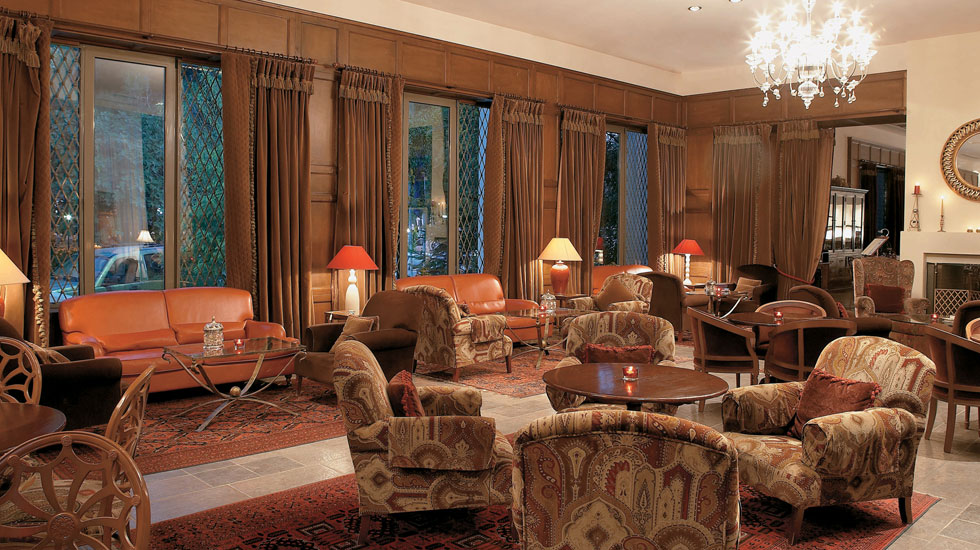 Elegant-Lobby-Bar-at-Egnatia-hotel